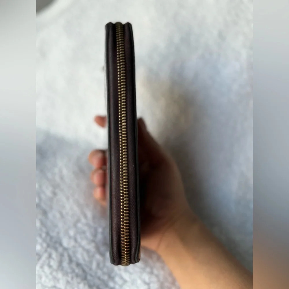 AUTHENTIC Burgundy Vernis Zippy Louis Vuitton Wallet - Picture 3 of 16